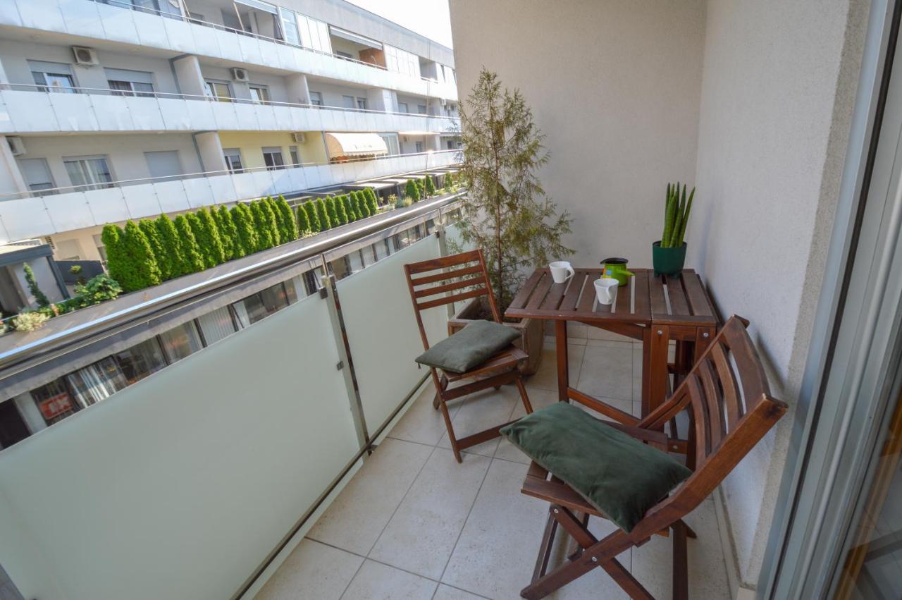 Spacious Studio Park City Novi Sad Exterior photo